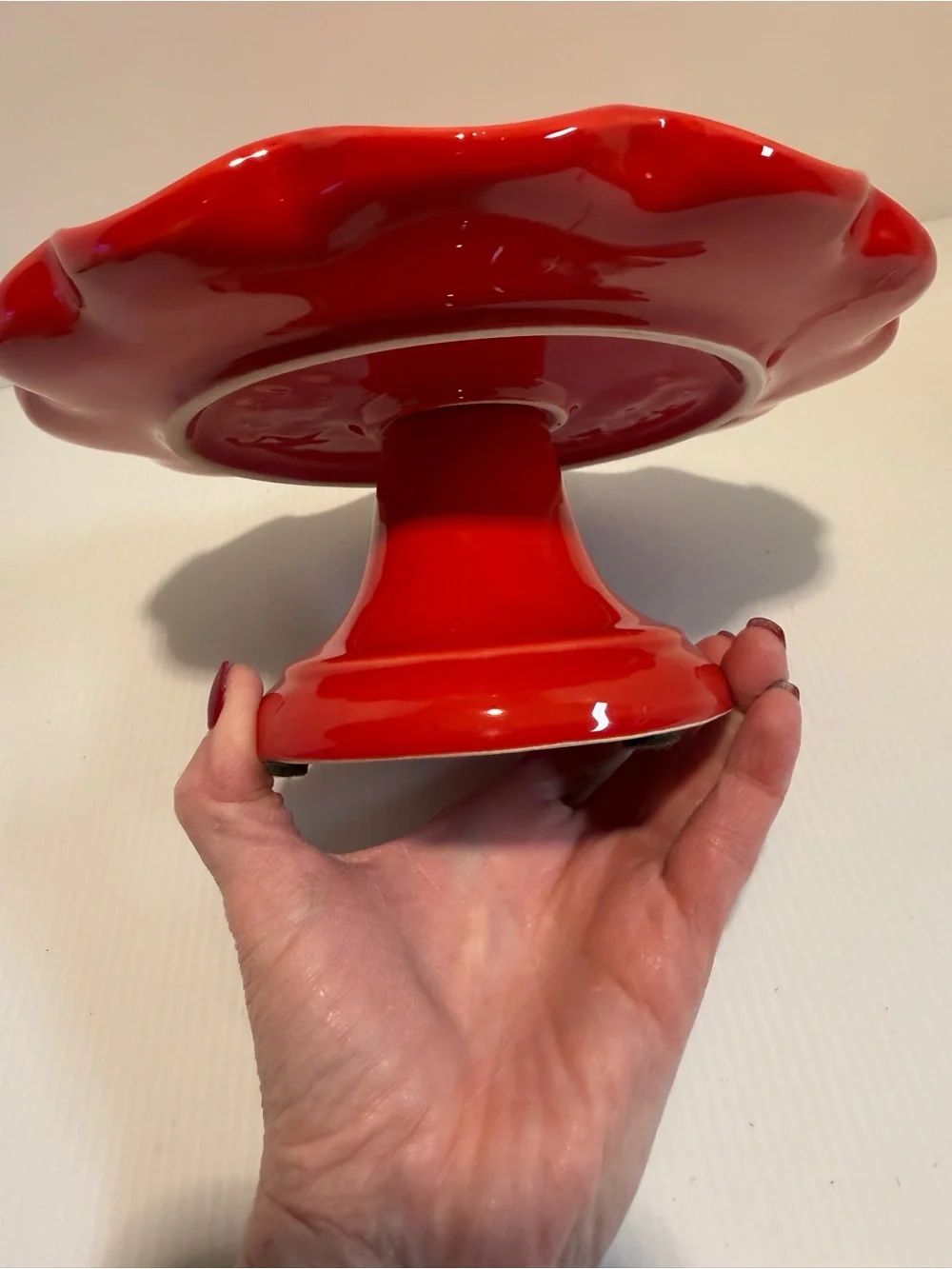 Casafina Cook & Host Red Ruffled Stoneware Pedestal Cake Stand